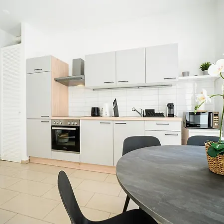Chic Newly-Renovated Apartment Steps From Subway In Vienna'S Hernals District Exterior foto