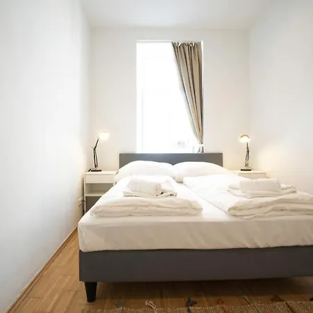 Chic Newly-Renovated Apartment Steps From Subway In Vienna'S Hernals District Exterior foto