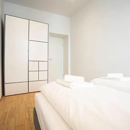 Chic Newly-Renovated Apartment Steps From Subway In Vienna'S Hernals District Exterior foto