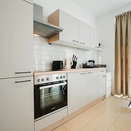 Chic Newly-Renovated Apartment Steps From Subway In Vienna'S Hernals District Exterior foto