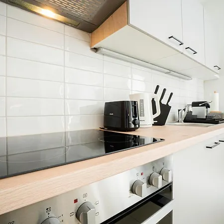 Chic Newly-Renovated Apartment Steps From Subway In Vienna'S Hernals District Exterior foto