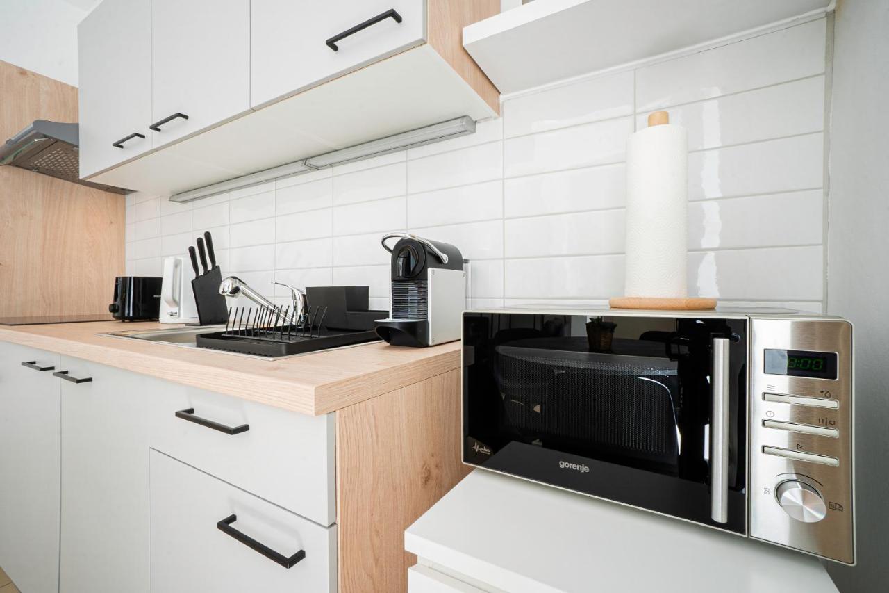 Chic Newly-renovated Steps From Subway In Vienna's Hernals District Apartment Wien